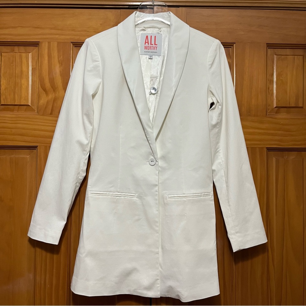 All Worthy by Hunter McGrady White Tailored Blazer